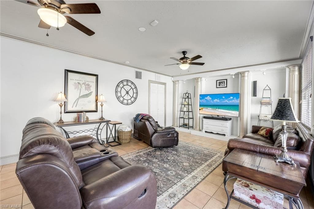 1321 Donna DR-26