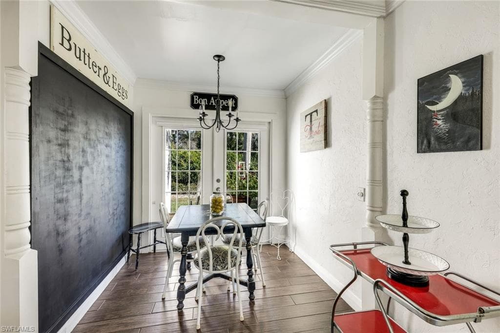1321 Donna DR-12
