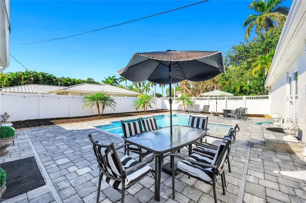 1321 Donna DR-35