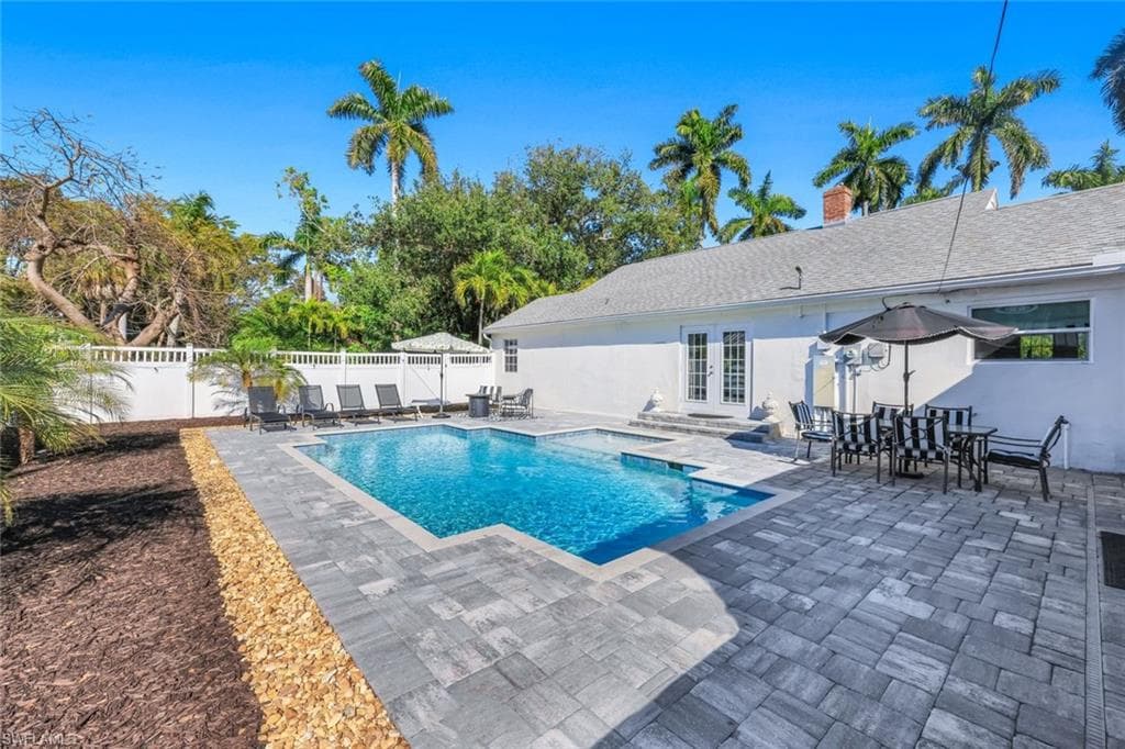 1321 Donna DR-31