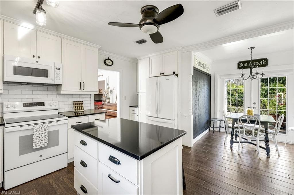 1321 Donna DR-13