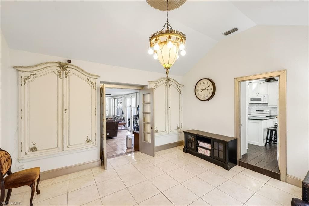 1321 Donna DR-24