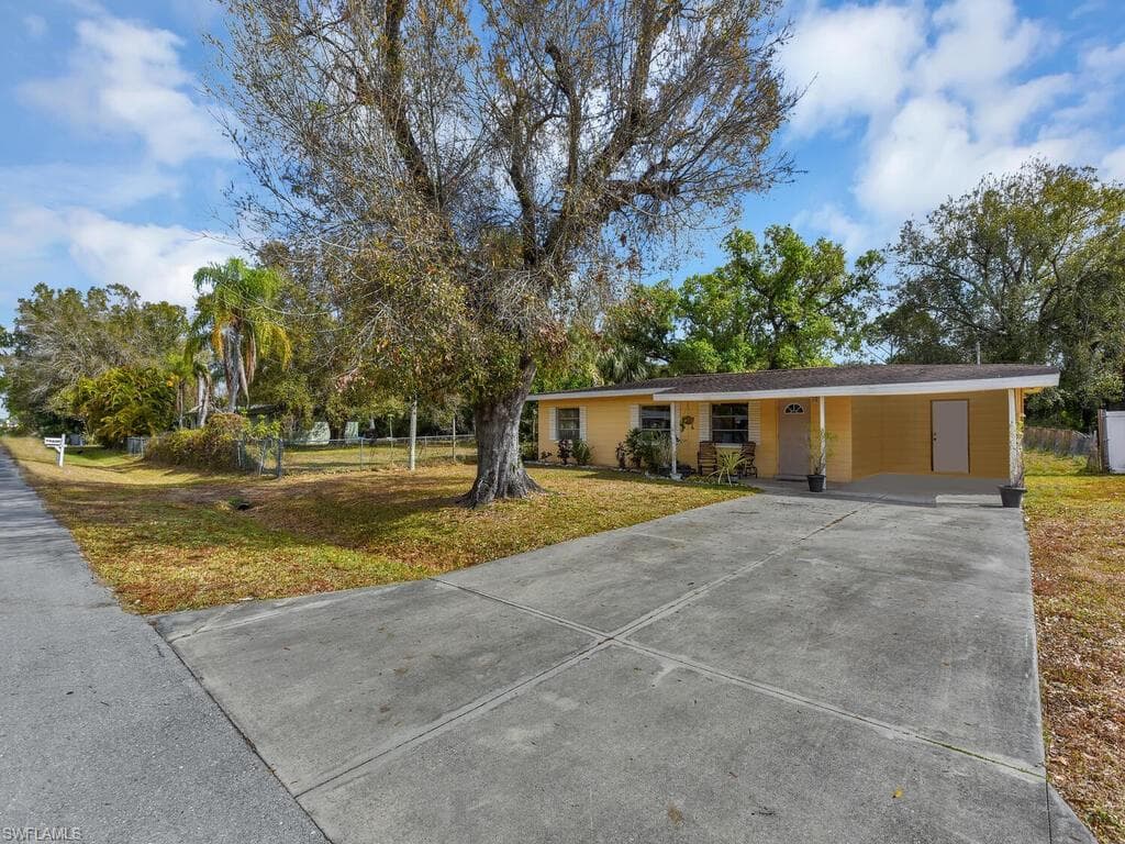 2124 E Gardenia CIR-22