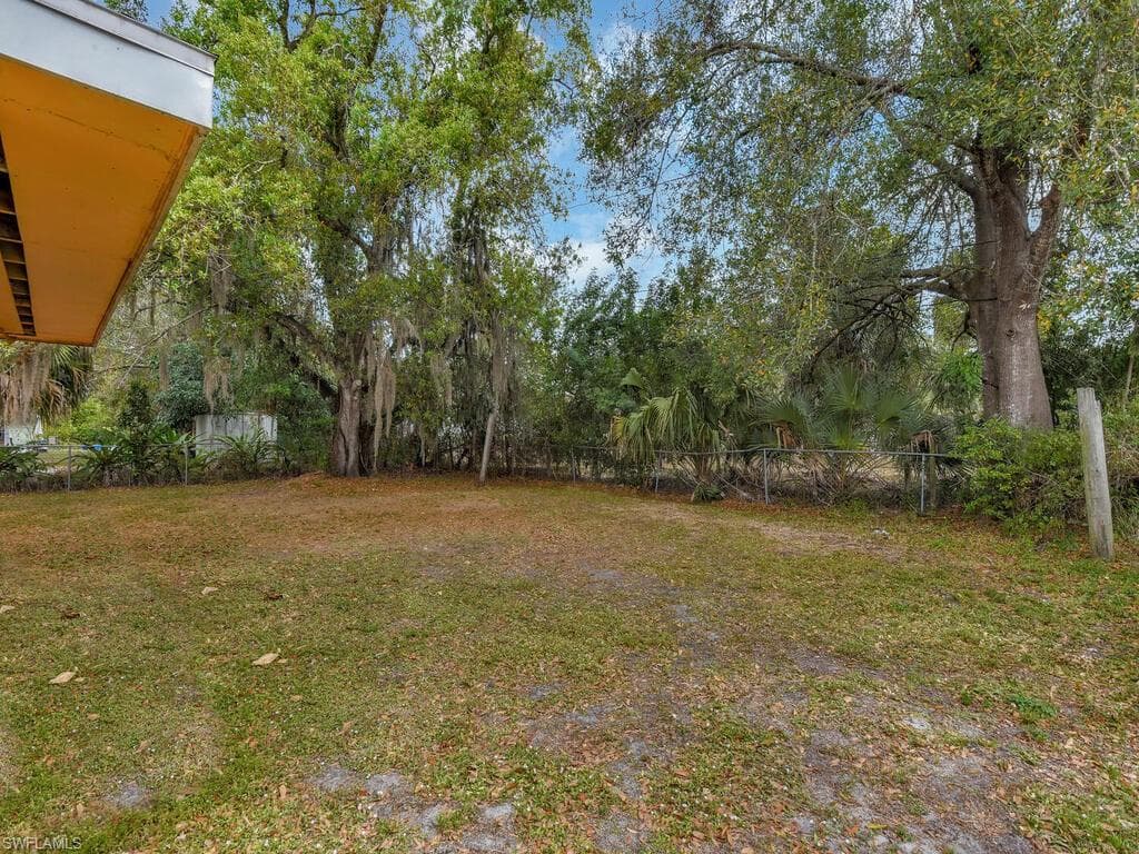 2124 E Gardenia CIR-21