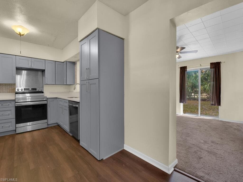 2124 E Gardenia CIR-4