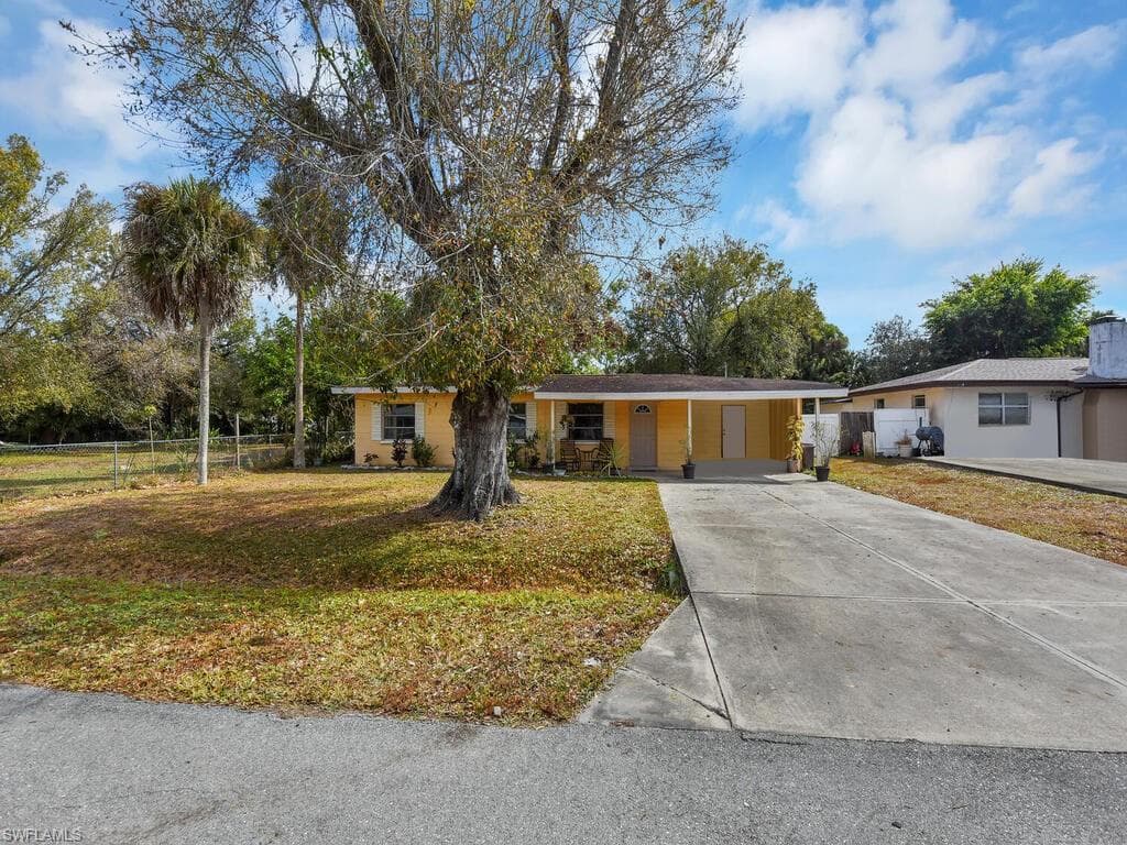 2124 E Gardenia CIR-23