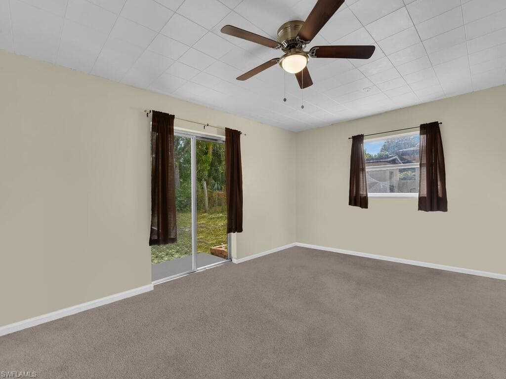 2124 E Gardenia CIR-9
