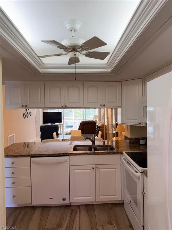 290 Naples Cove DR 2402-10