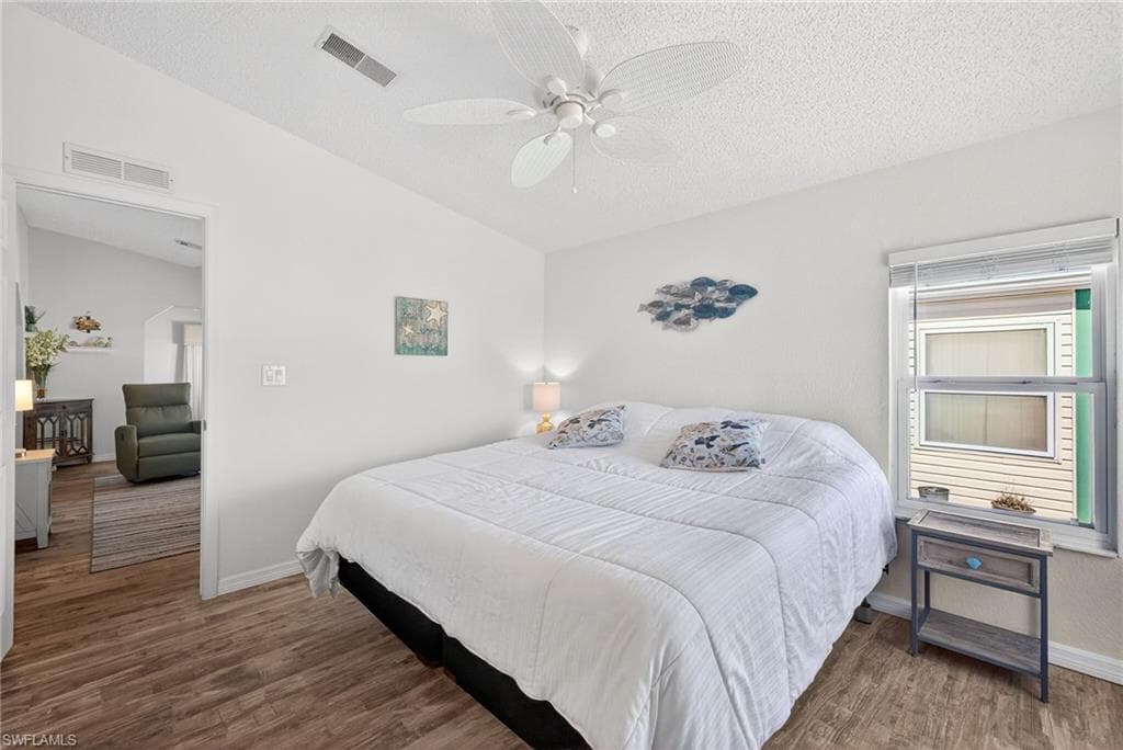 10390 Wales LOOP-8
