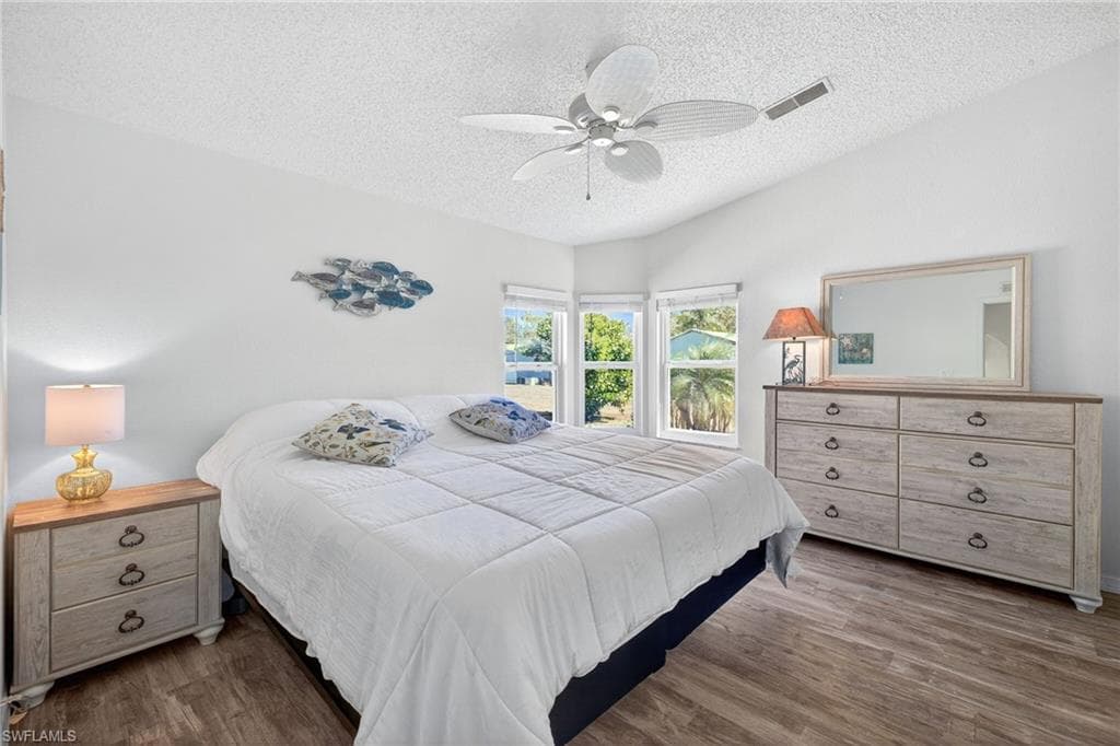 10390 Wales LOOP-7