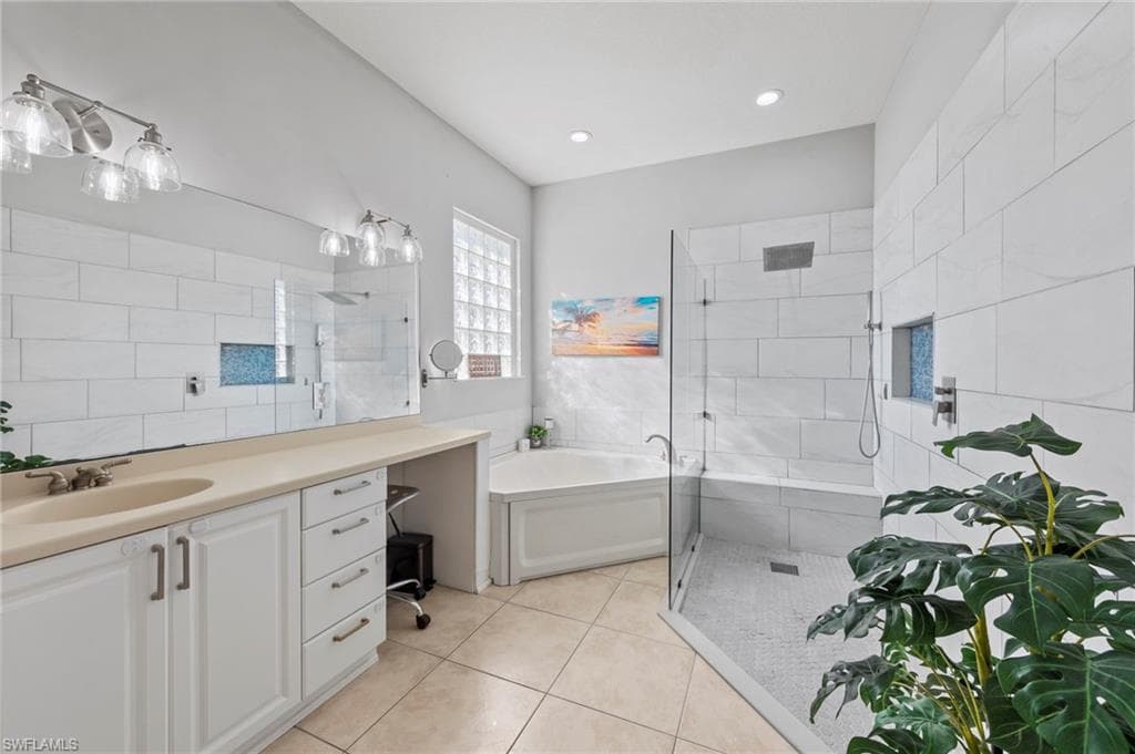 9701 Springlake CIR-23