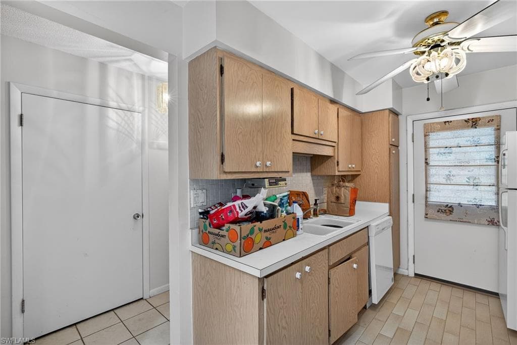 708 Victoria DR 212-35