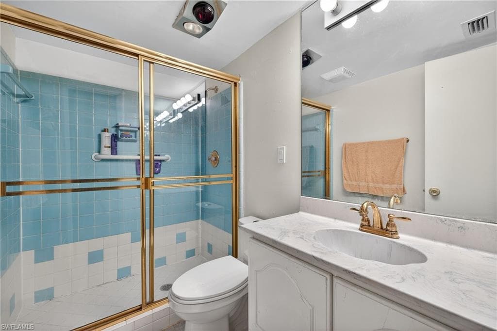 708 Victoria DR 212-39