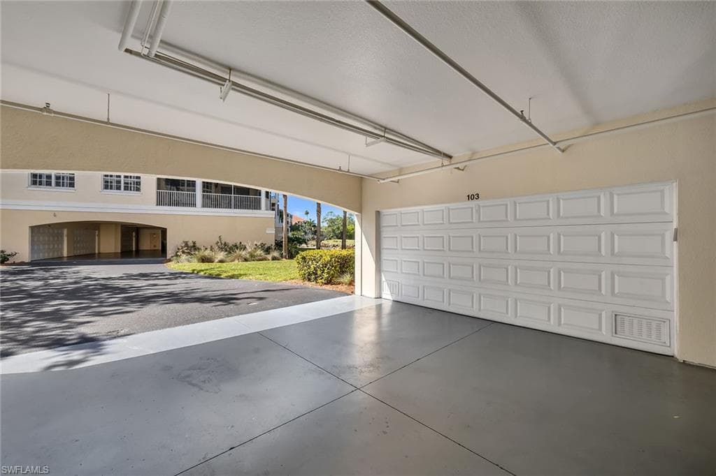 4843 Hampshire CT 2-103-32