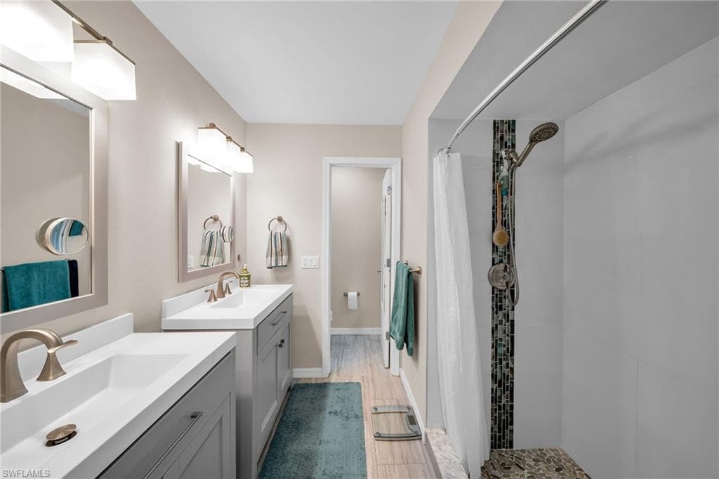 15069 Cloverdale DR-11