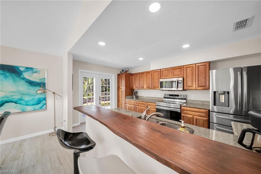 15069 Cloverdale DR-6