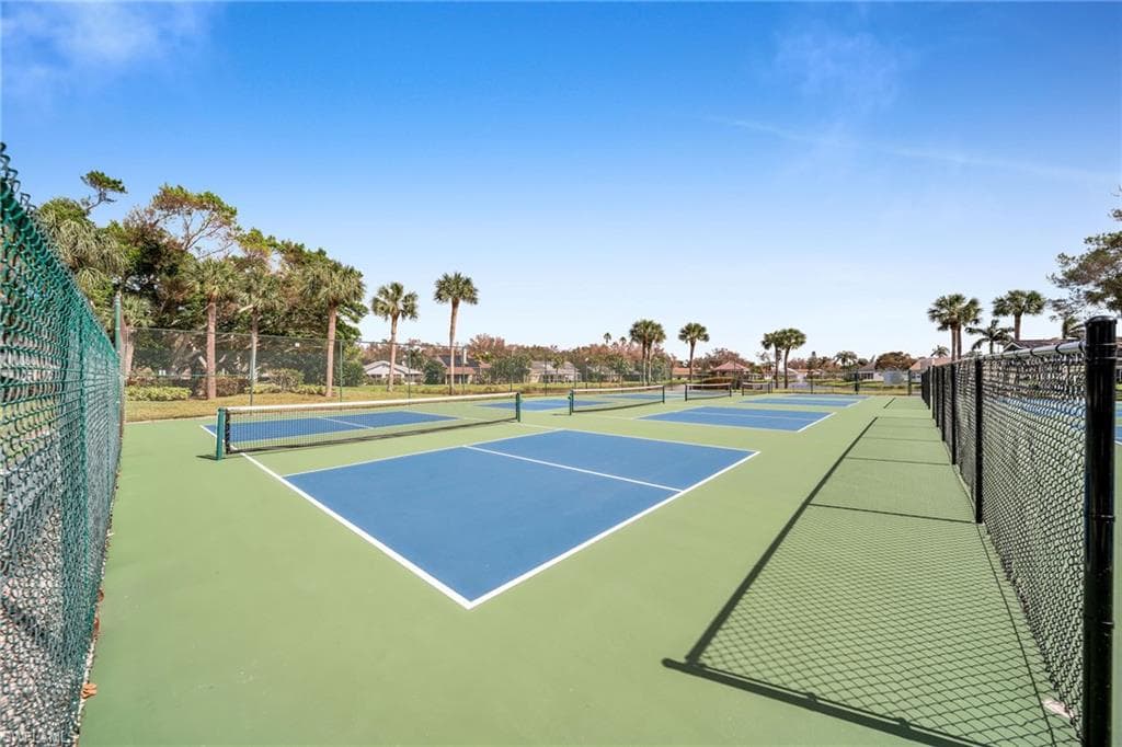 15069 Cloverdale DR-35