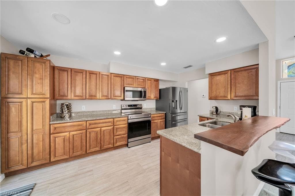 15069 Cloverdale DR-4