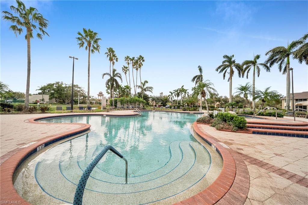 15069 Cloverdale DR-19