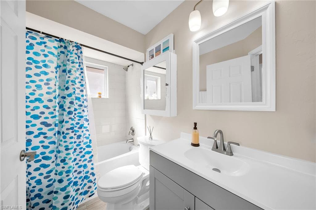 15069 Cloverdale DR-14