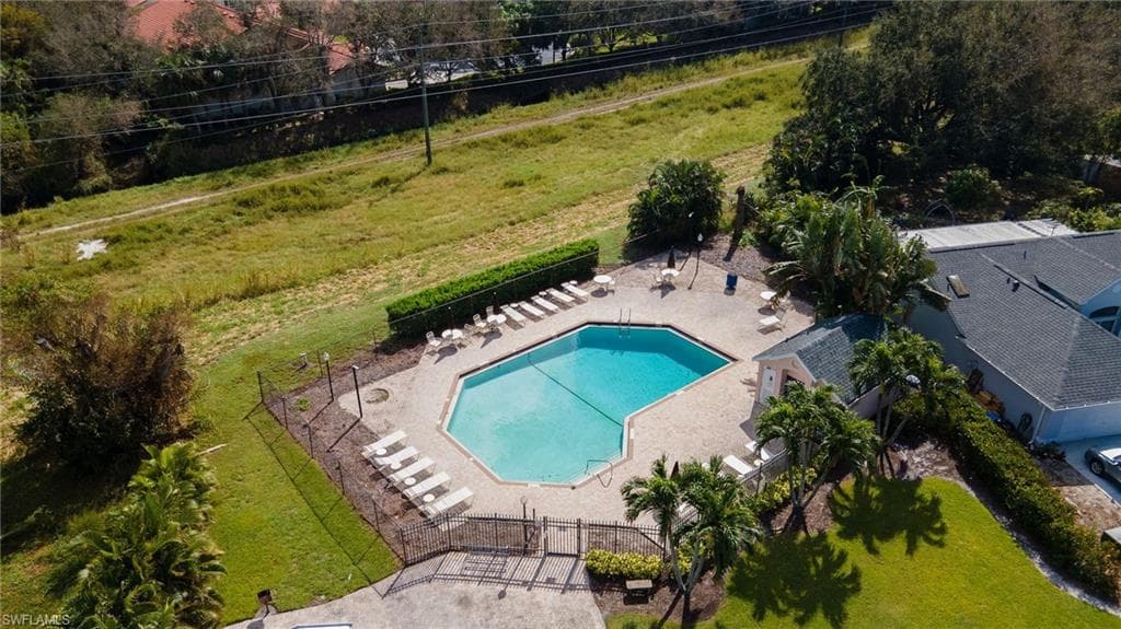 15069 Cloverdale DR-20