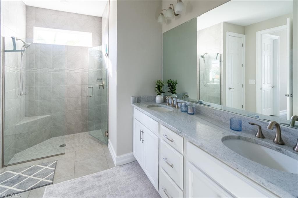 18702 Lake Hammock DR, NAPLES FL 34114-15