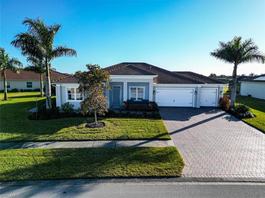 18702 Lake Hammock DR, NAPLES FL 34114-3
