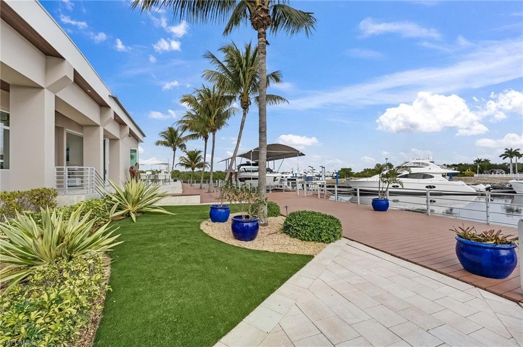 103 Montrose DR, FORT MYERS FL 33919-23