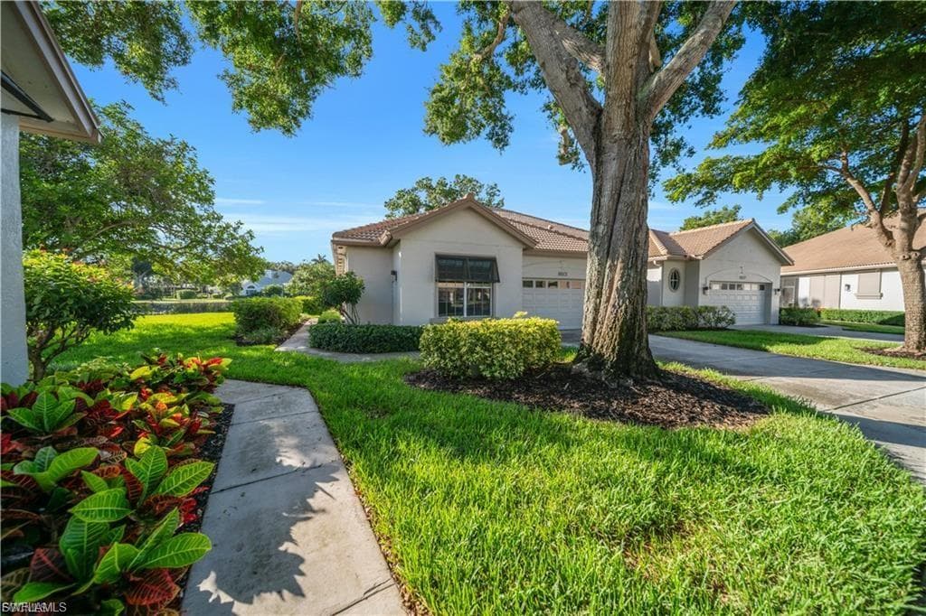 8601 Fairway Bend DR-37