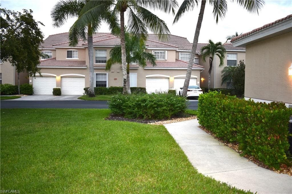 354 Dover PL # 104, NAPLES FL 34104-2