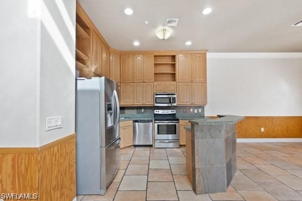 819 James ST-5