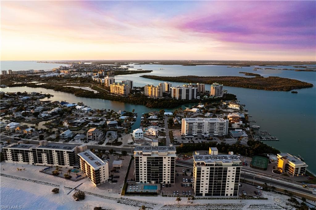 8400 Estero BLVD 303-26
