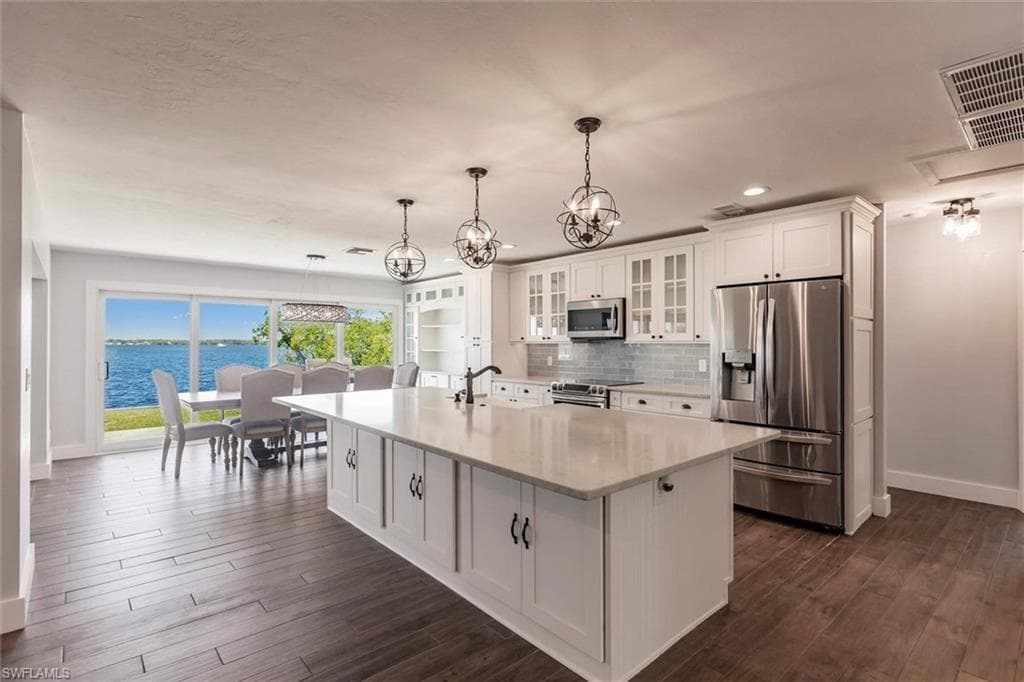 138 Riverview RD-10