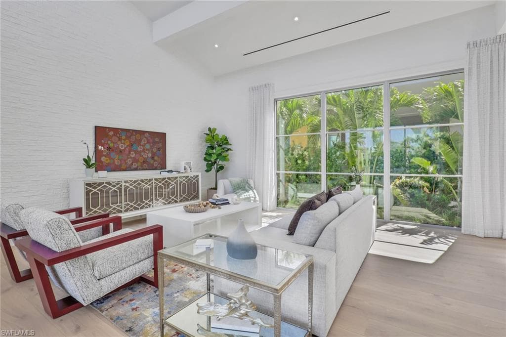 3724 Grove CIR-11