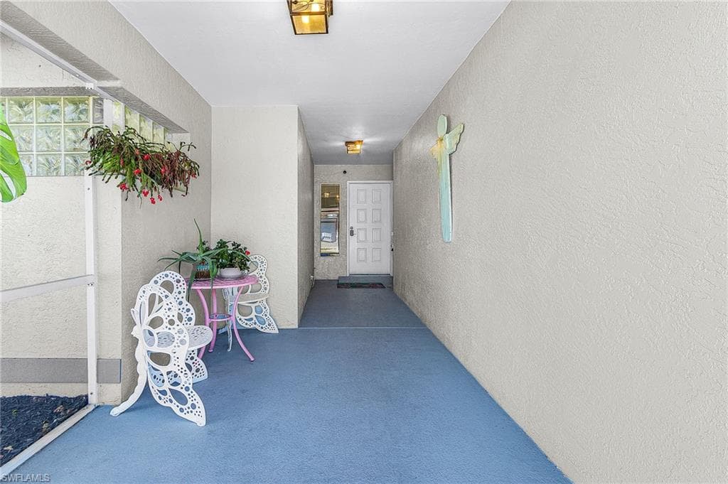 9391 Palm Island CIR, NORTH FORT MYERS FL 33903-2