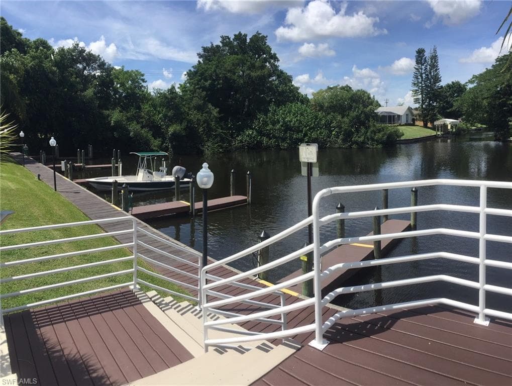 9391 Palm Island CIR, NORTH FORT MYERS FL 33903-25