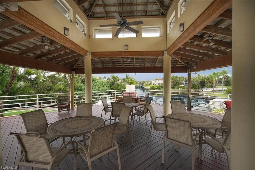 9391 Palm Island CIR, NORTH FORT MYERS FL 33903-29