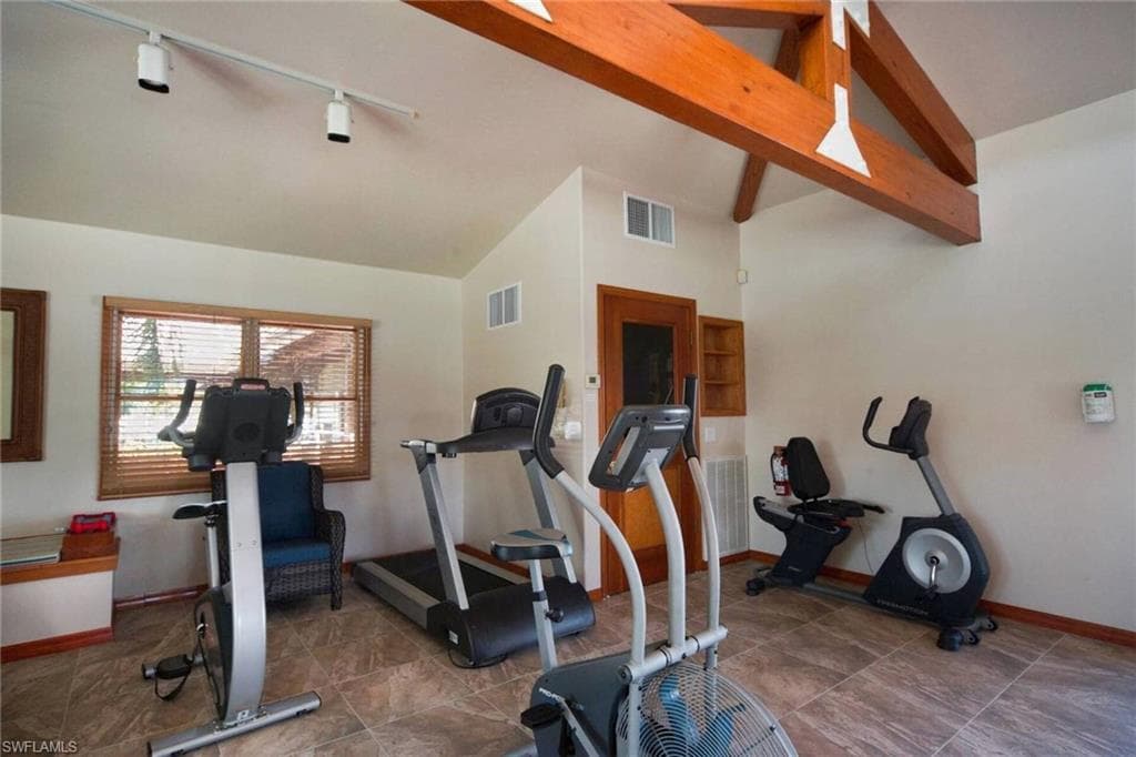 9391 Palm Island CIR, NORTH FORT MYERS FL 33903-32