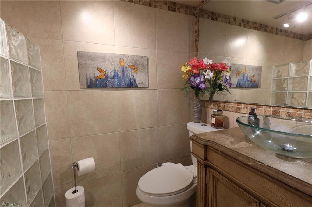 37 High Point CIR E 209-11