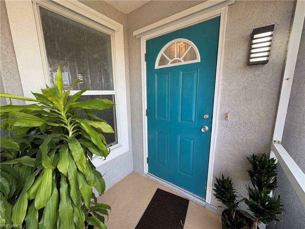 2500 Lee ST, NAPLES FL 34112-26