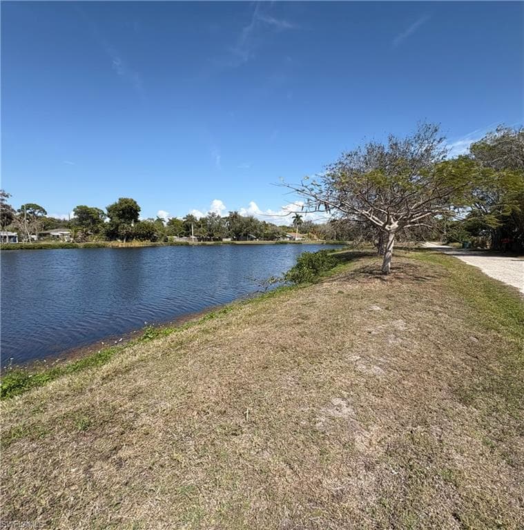 2500 Lee ST, NAPLES FL 34112-29