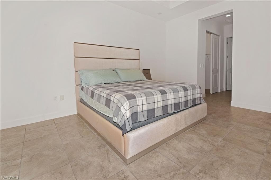 28559 Montecristo LOOP-13