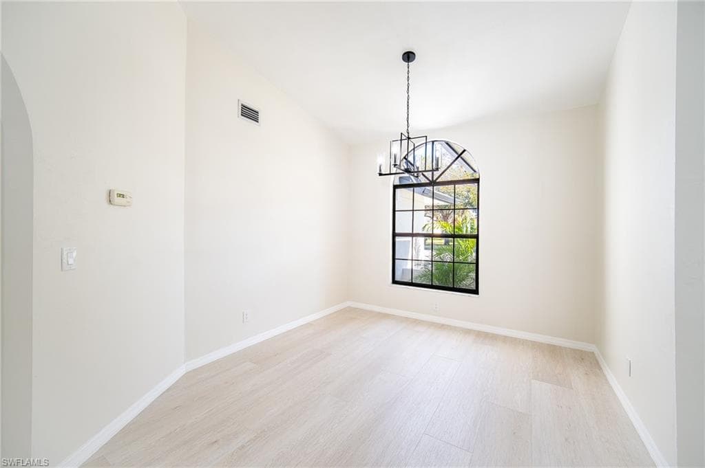 10731 Regent CIR-12