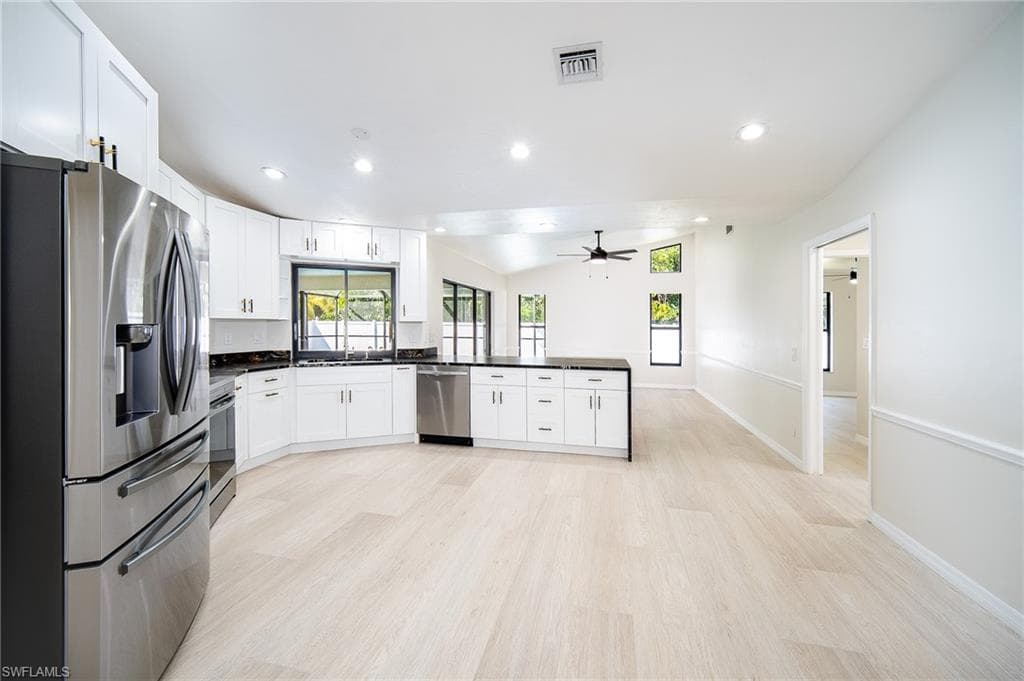 10731 Regent CIR-13
