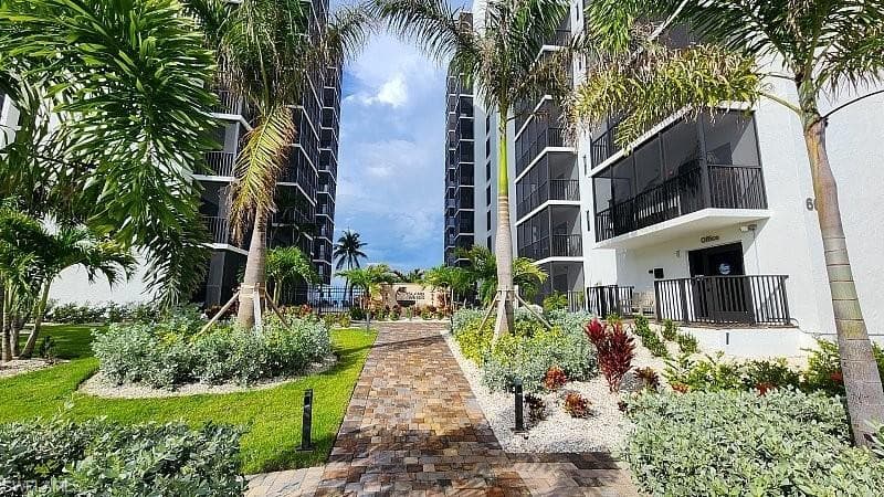 6612 Estero BLVD 1104-14
