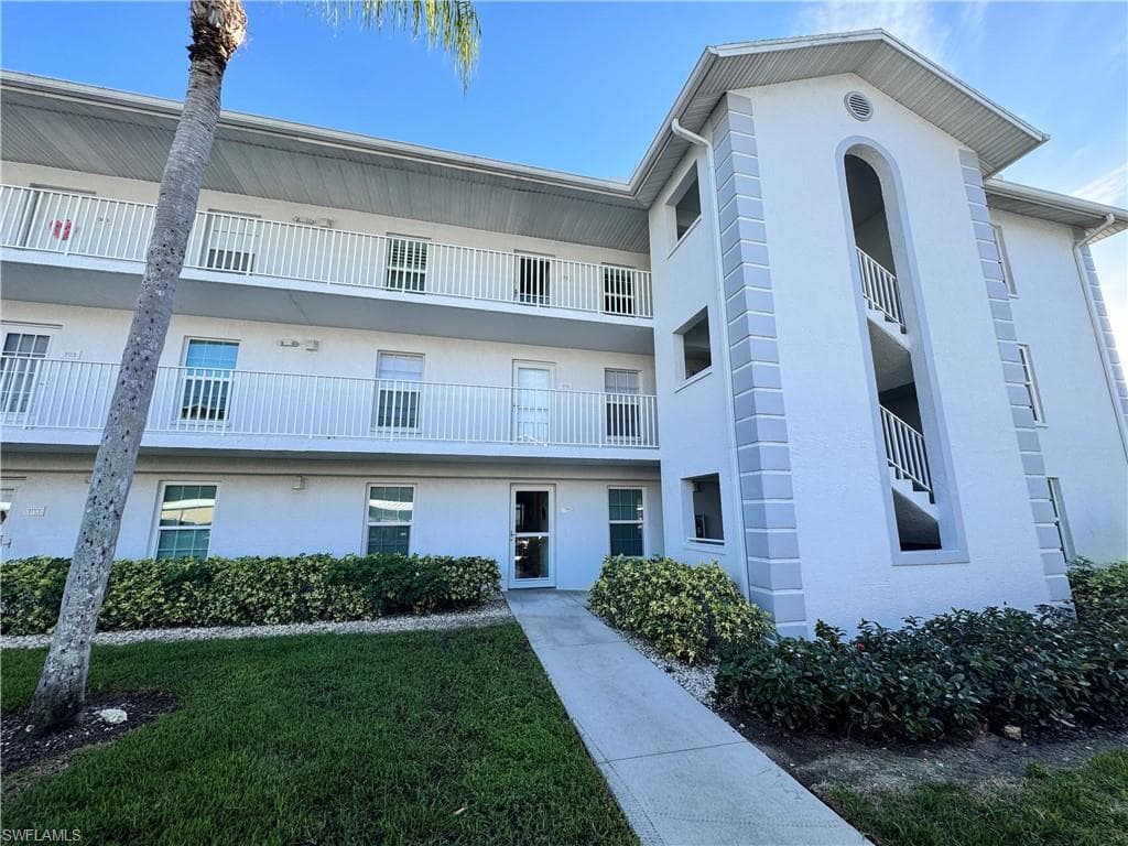 9610 Victoria LN D302-26