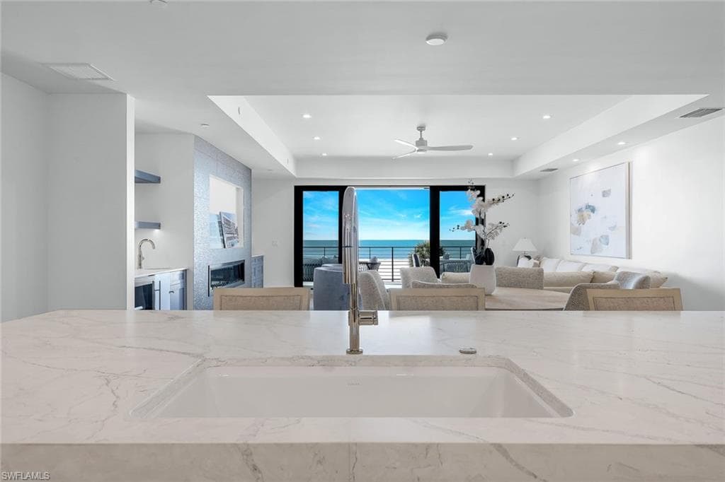 6230 Estero BLVD 201-16