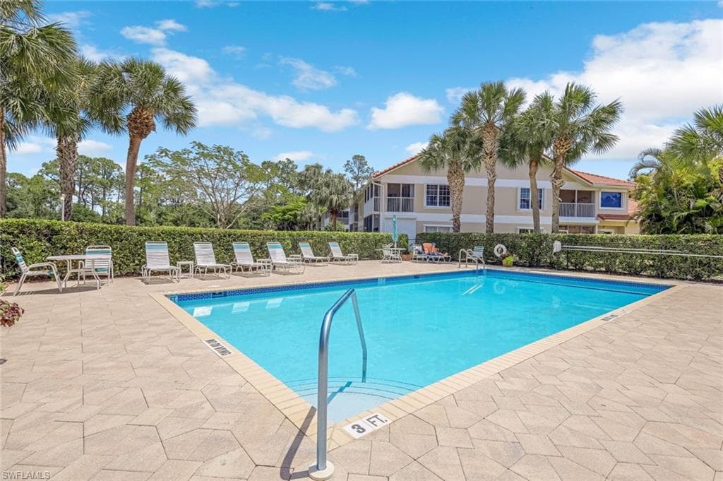 5360 Andover DR # 202, NAPLES FL 34110-24