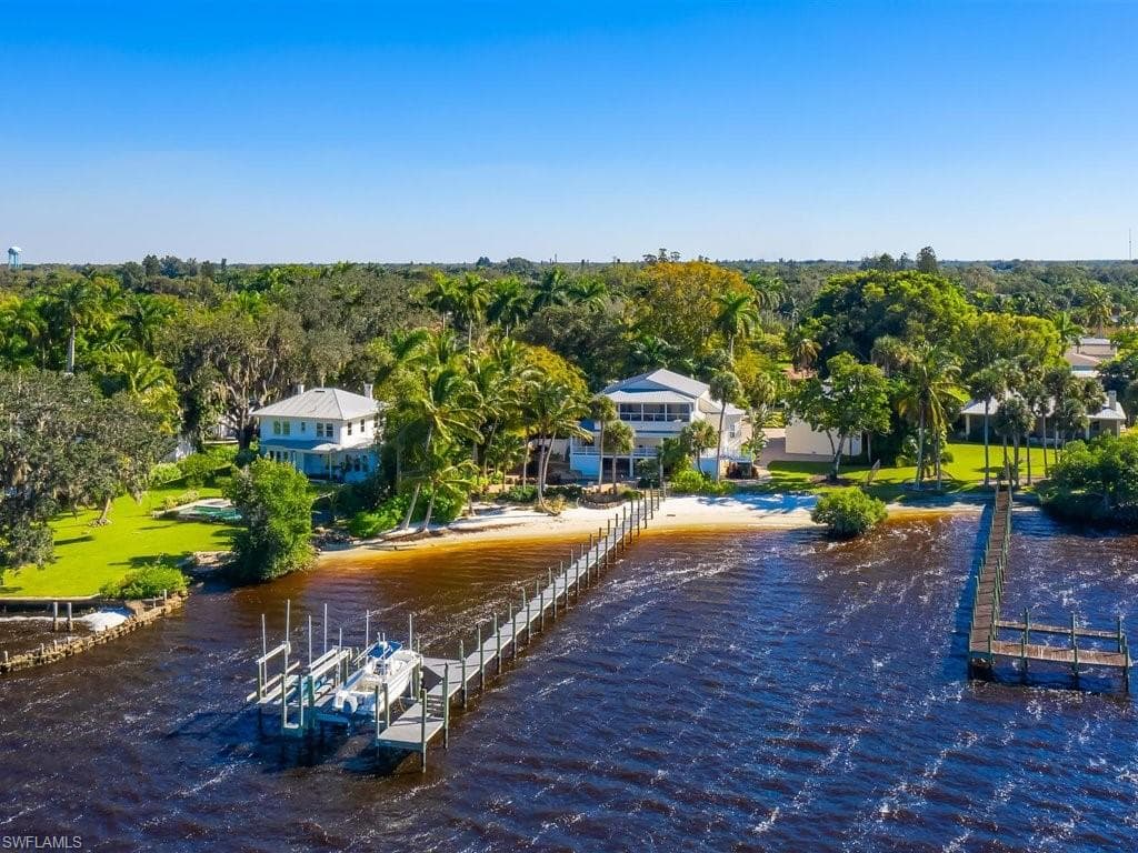 100 Fairview AVE, FORT MYERS FL 33905-3