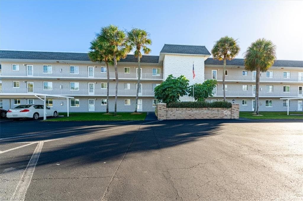 5515 Rattlesnake Hamm RD # 301, NAPLES FL 34113-27